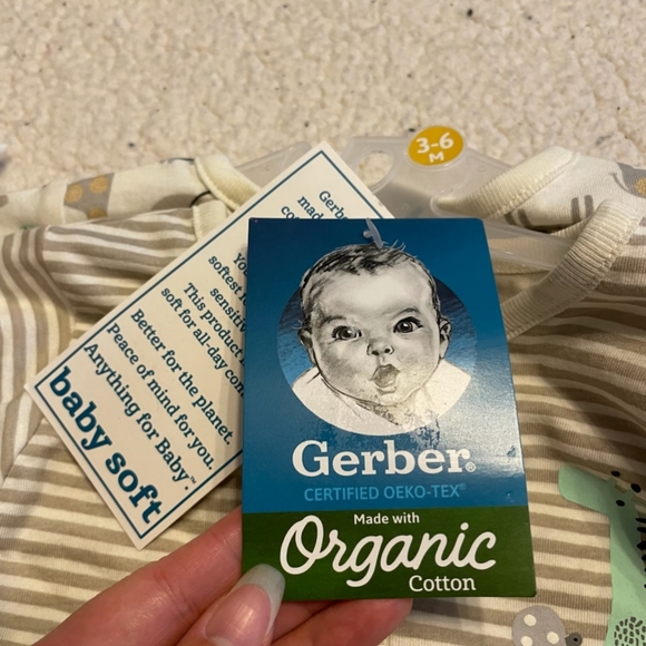 2 pc 3-6 month gerber one piece set - Picture 14 of 14